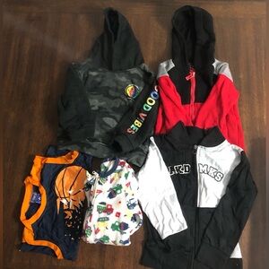 Boys 5 PCs bundles akademiks zip up sweatshirt/hoodies/ onesie/ top. 2T/3T